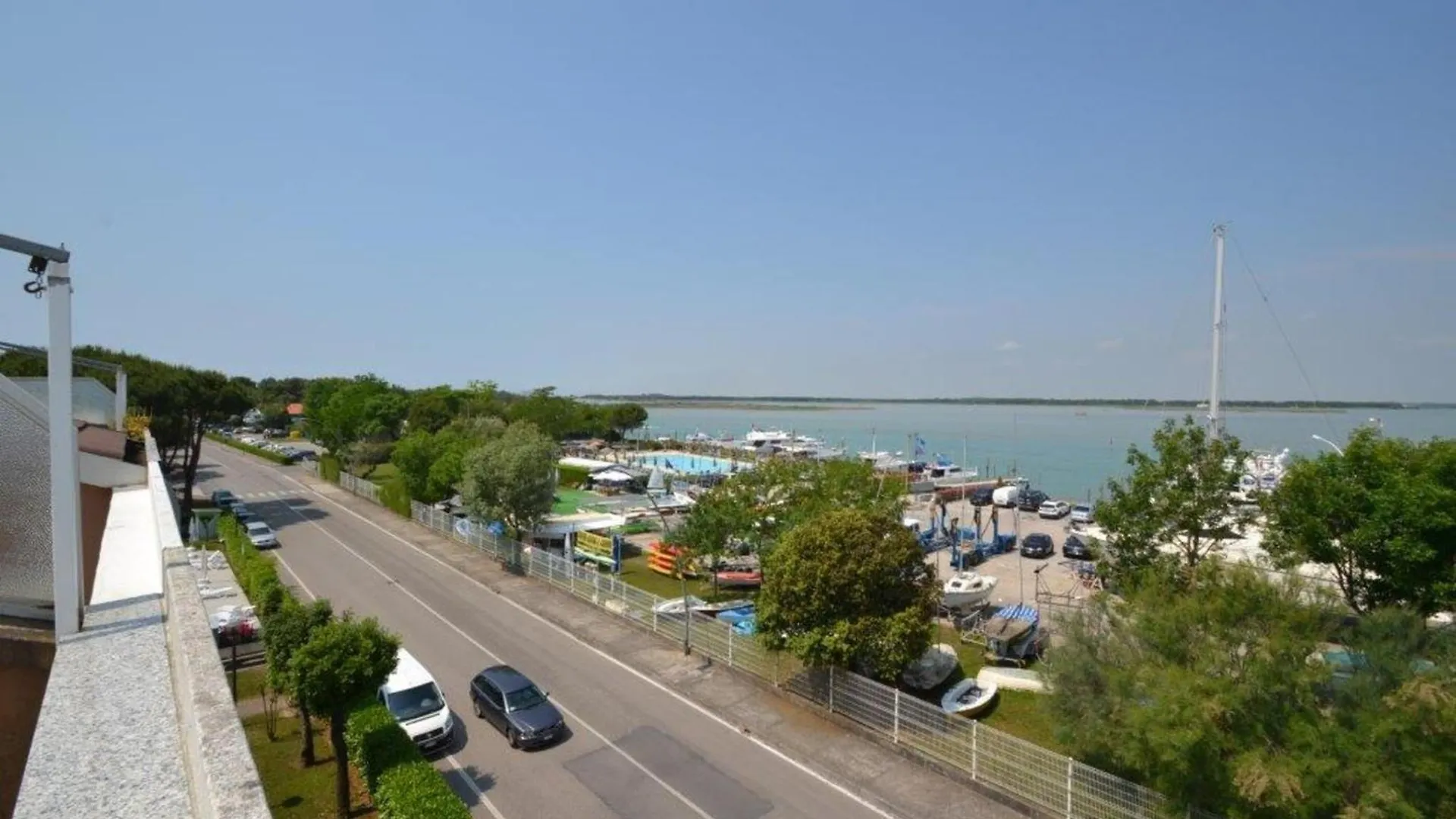 Enjoy The Serenity On Our Beautiful Terrace - Beahost Bibione 0*,  Italy
