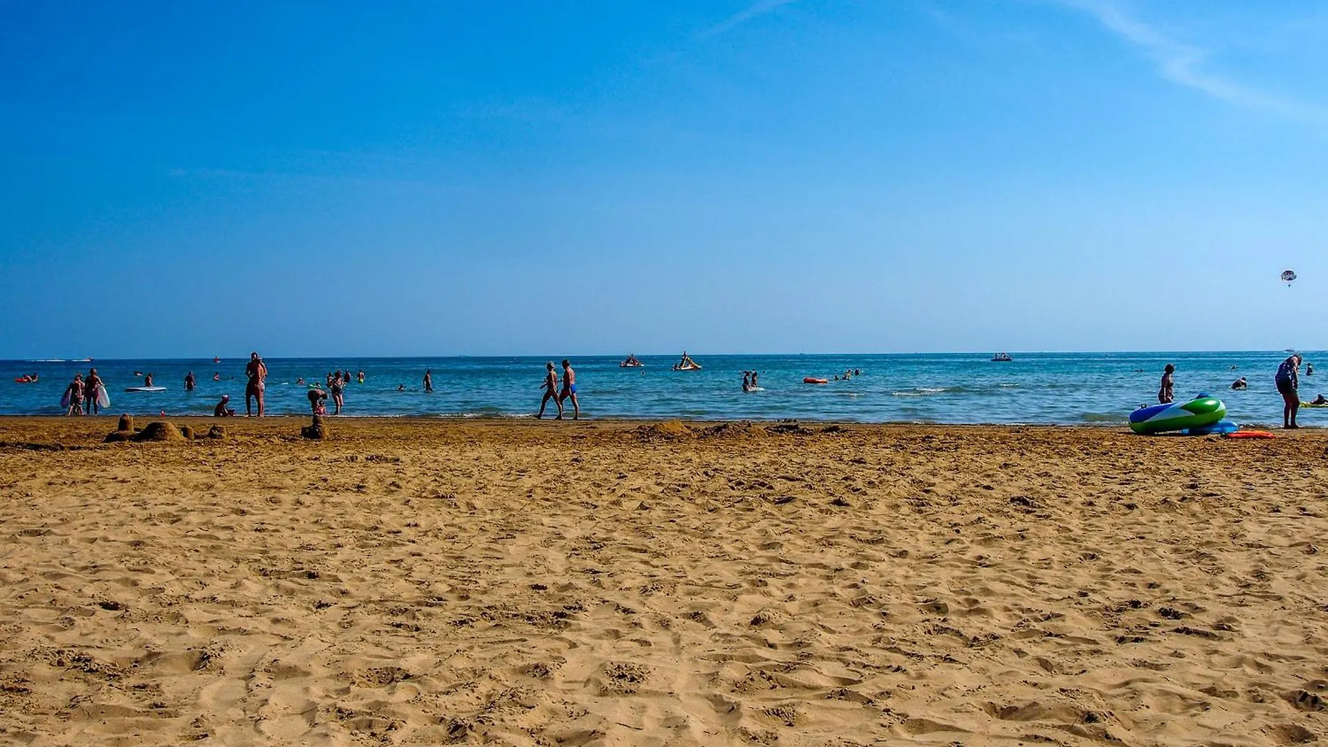 Enjoy The Serenity On Our Beautiful Terrace - Beahost Bibione Apartment